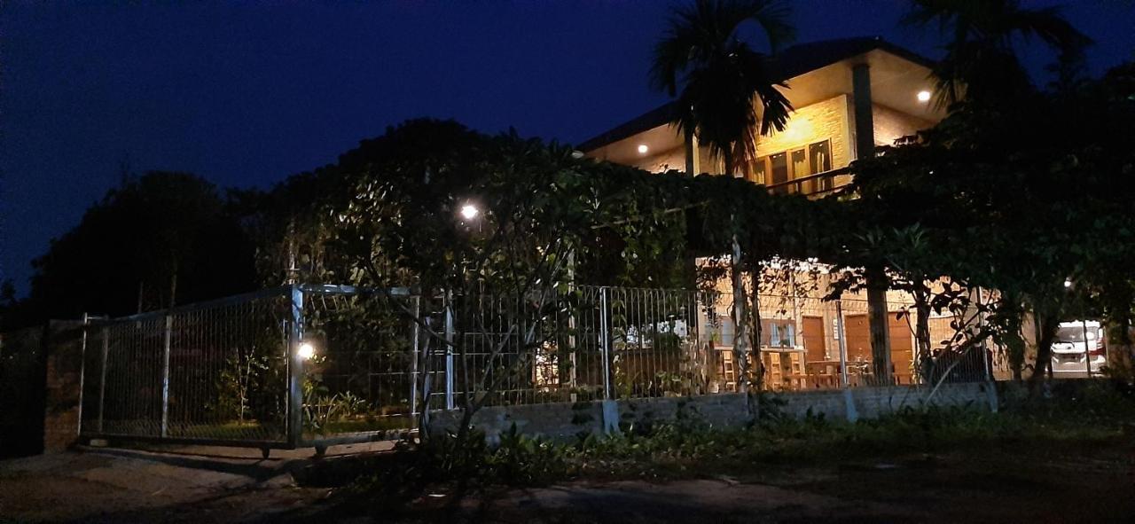 Bua Guest House Medan Extérieur photo